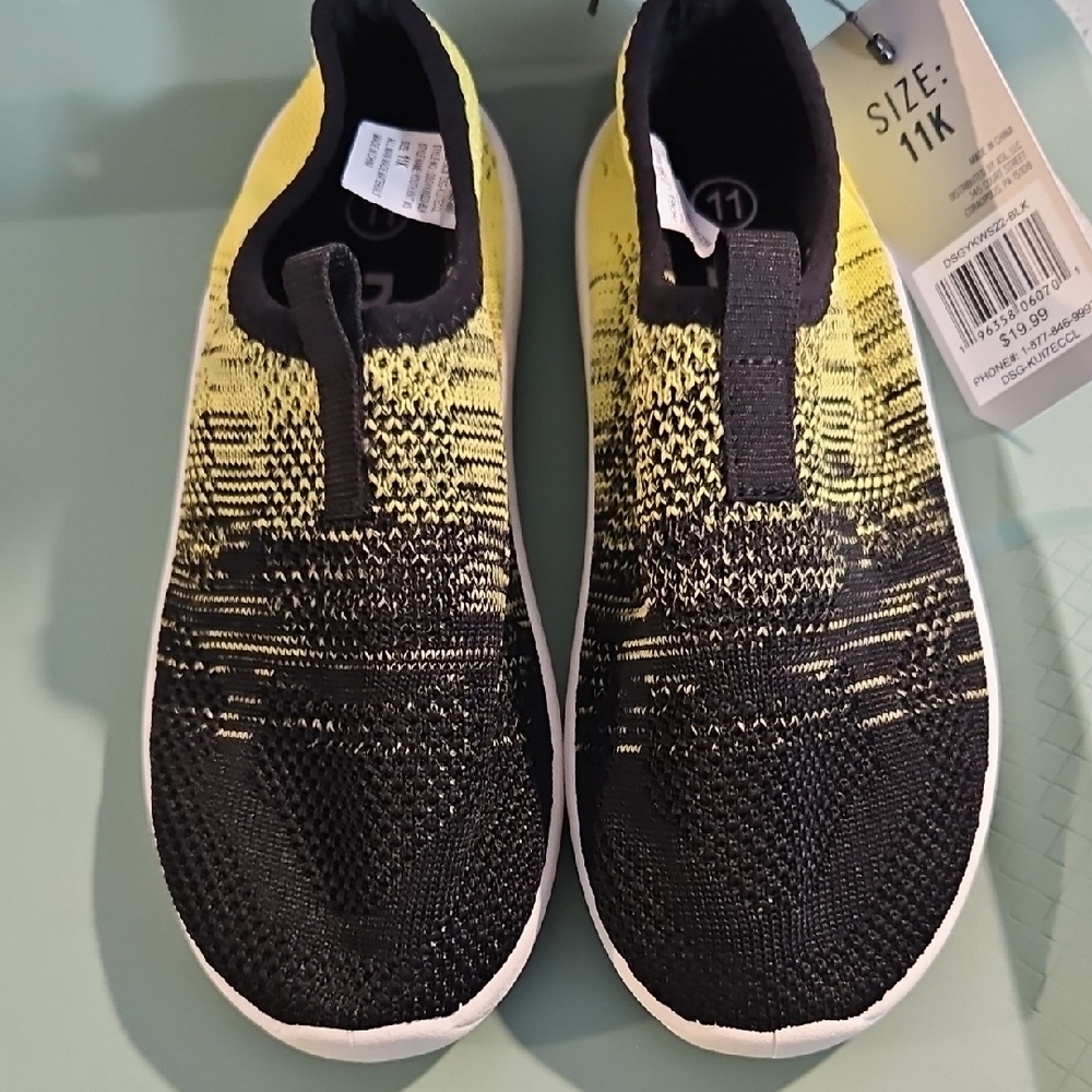DSG Direct Youth Knit Water Shoes: BLACK/VOLT: NEW WITH TAGS: SIZE 11
